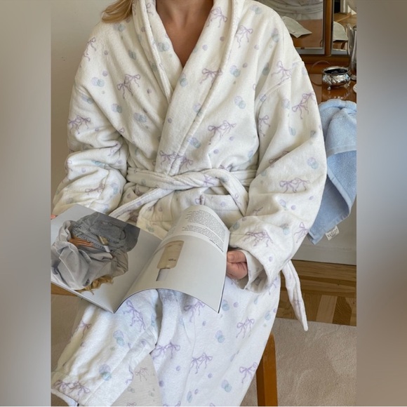 RARE Djerf Avenue Robe - Picture 3 of 15